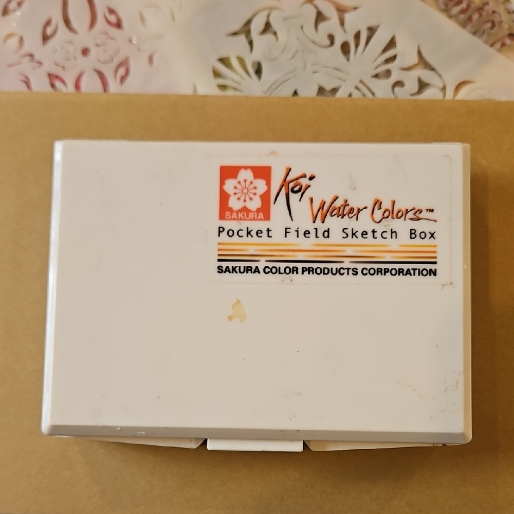 Sakura Koi Water Colors Pocket Field Sketch Box - White